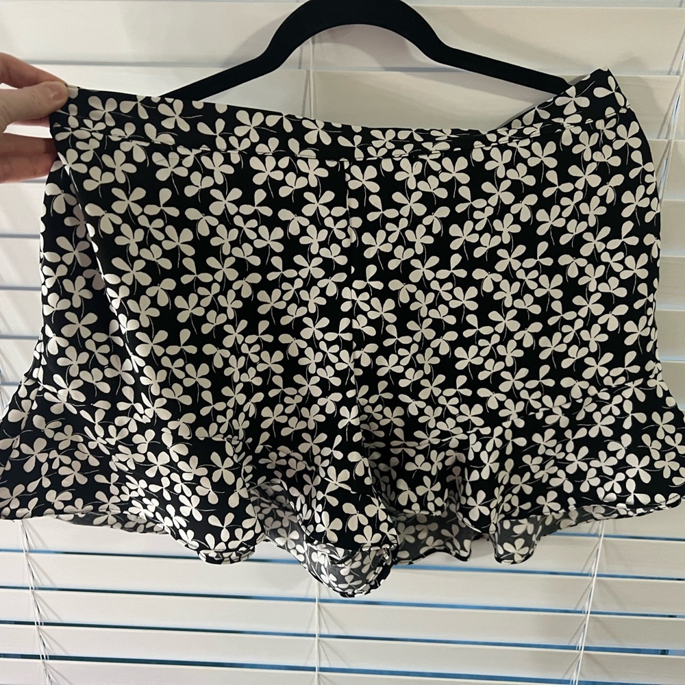 NEW Who What Wear size XL shorts
